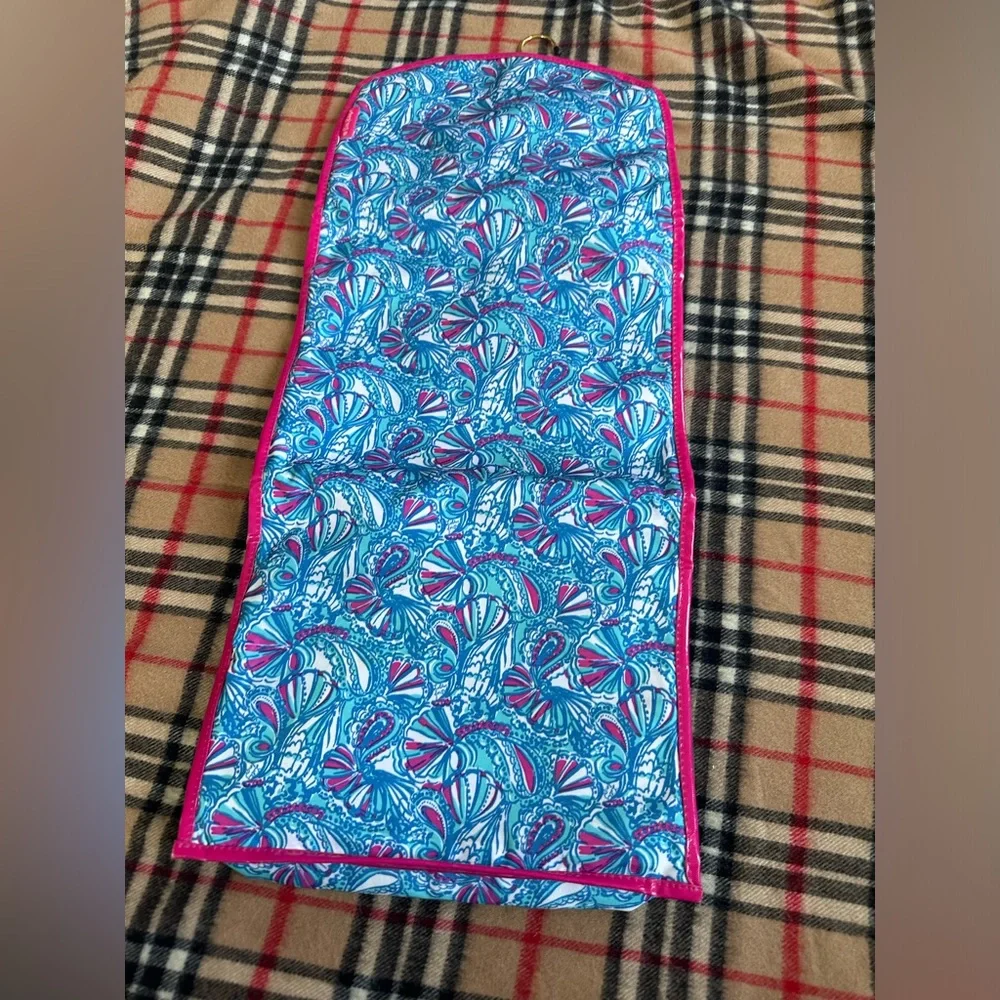 Lilly Pulitzer Target hanging valet makeup toiletry travel bag(see all photos) - Picture 4 of 10